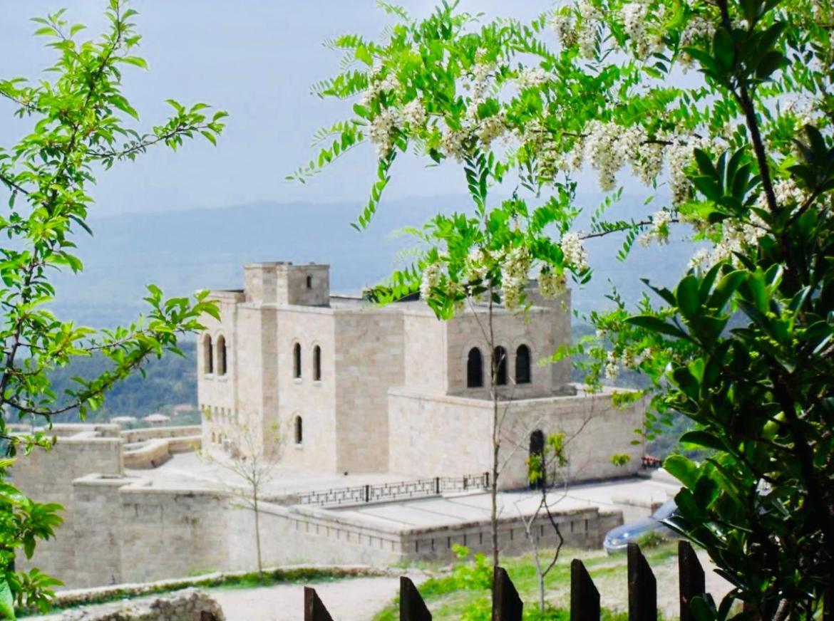 Rooms Emiliano Castle Of Kruja Eksteriør billede