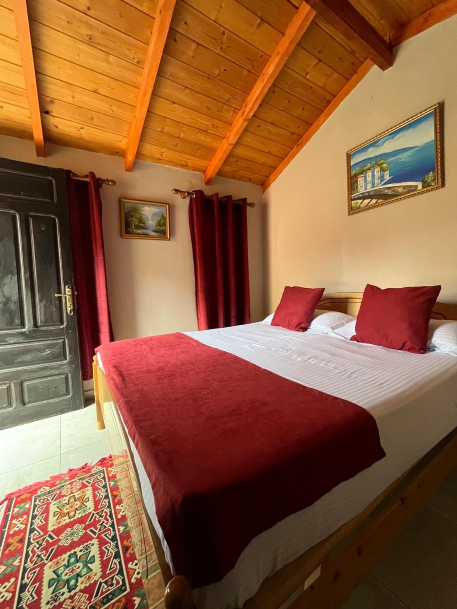 Rooms Emiliano Castle Of Kruja Eksteriør billede