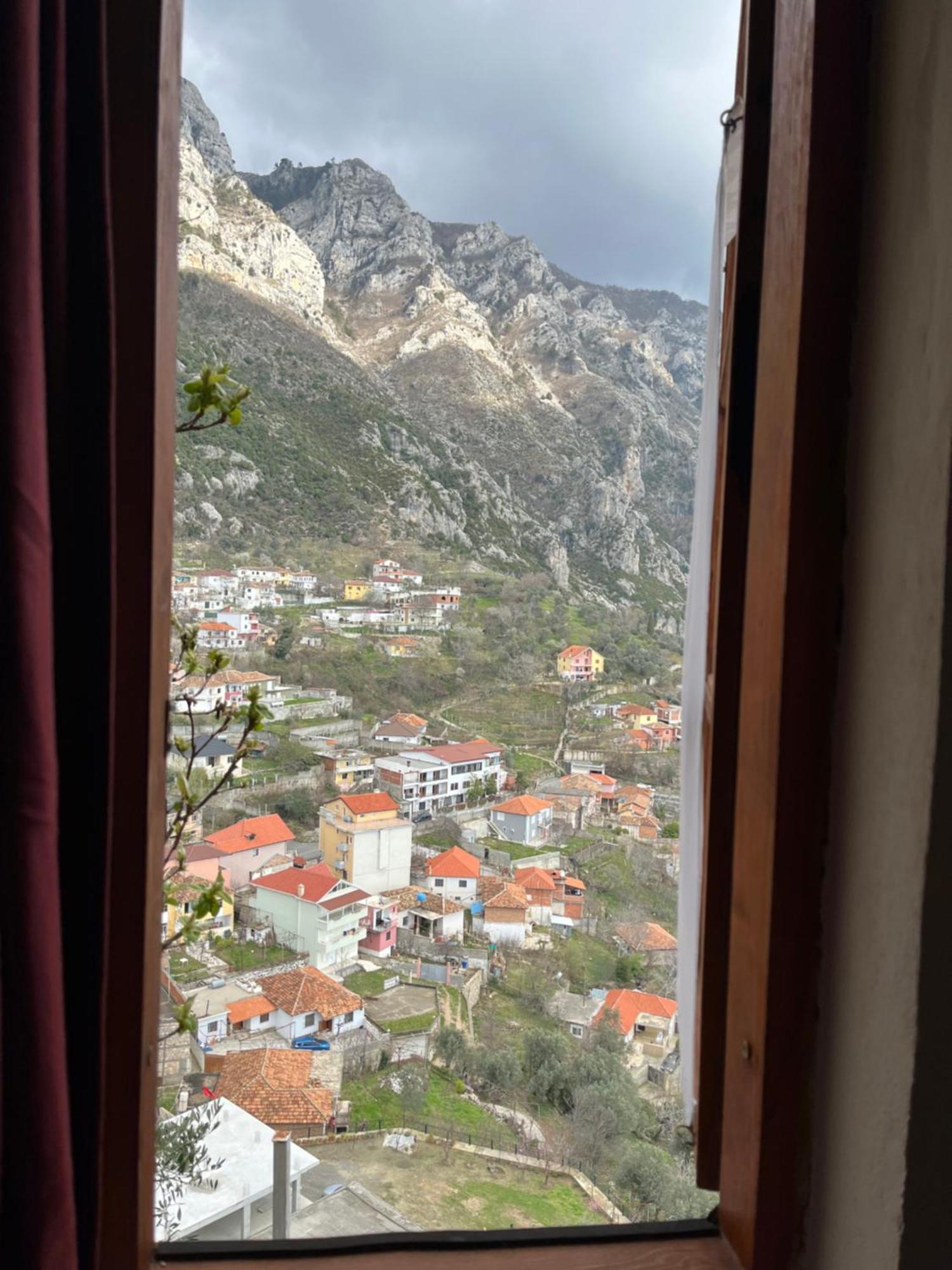 Rooms Emiliano Castle Of Kruja Eksteriør billede